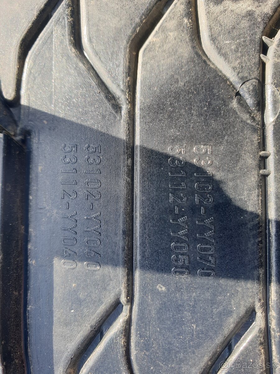 PREDAM PREDNU MASKU TOYOTA COROLLA GR SPORT - 3