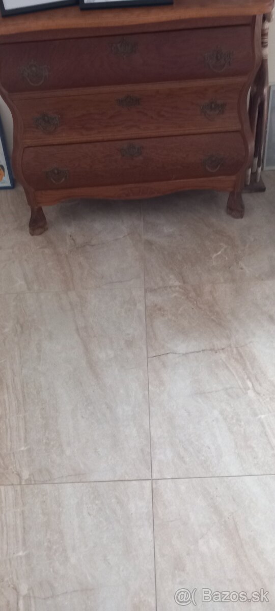 Komoda - 3