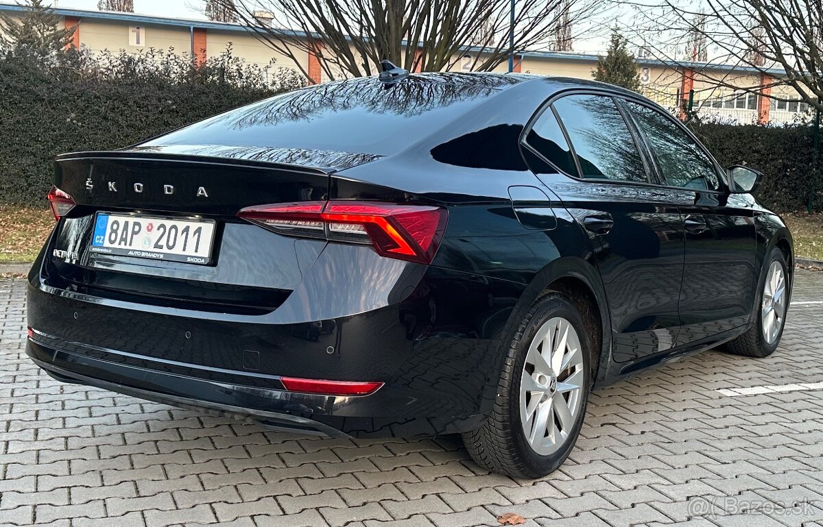 Škoda Octavia IV Sportline TDi - 3