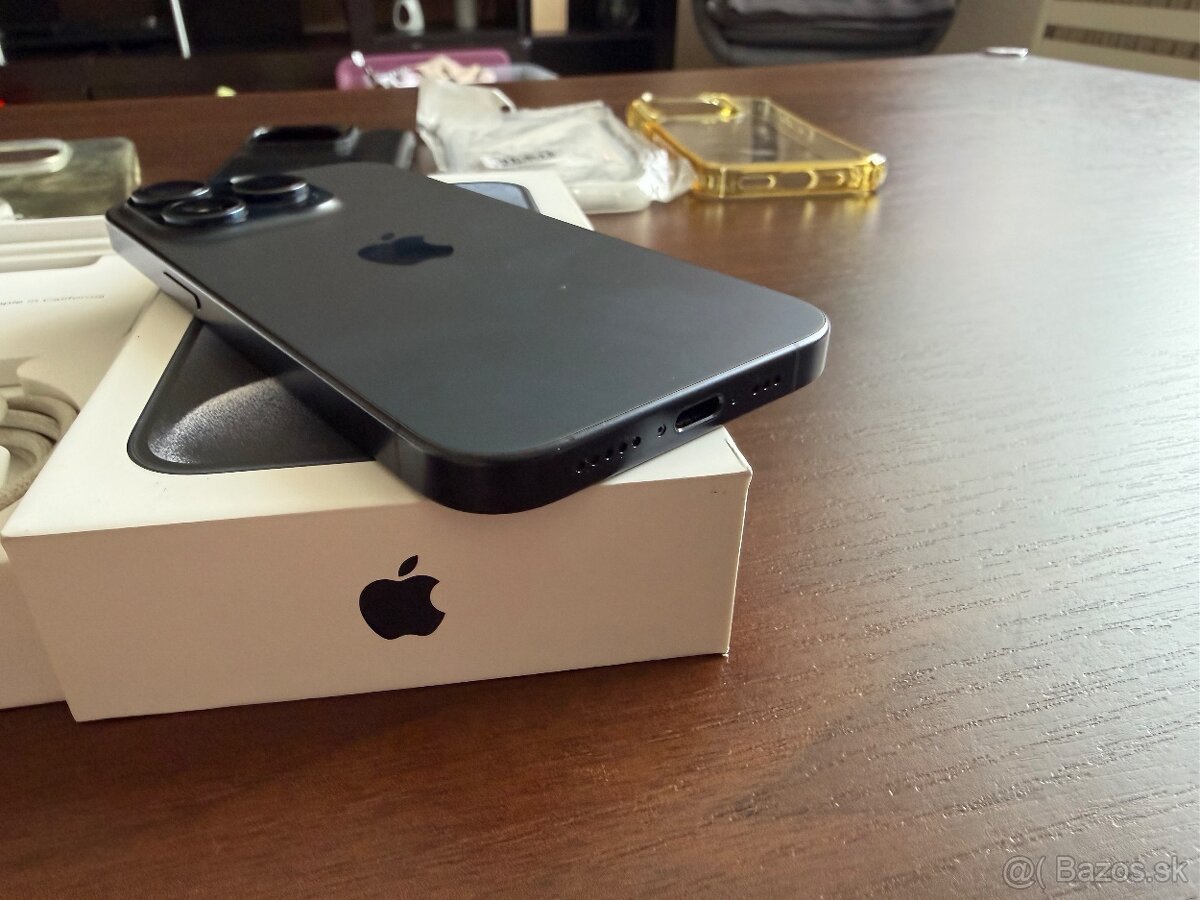 Predám Iphone 15 Pro 256GB Blue Titanium - 3