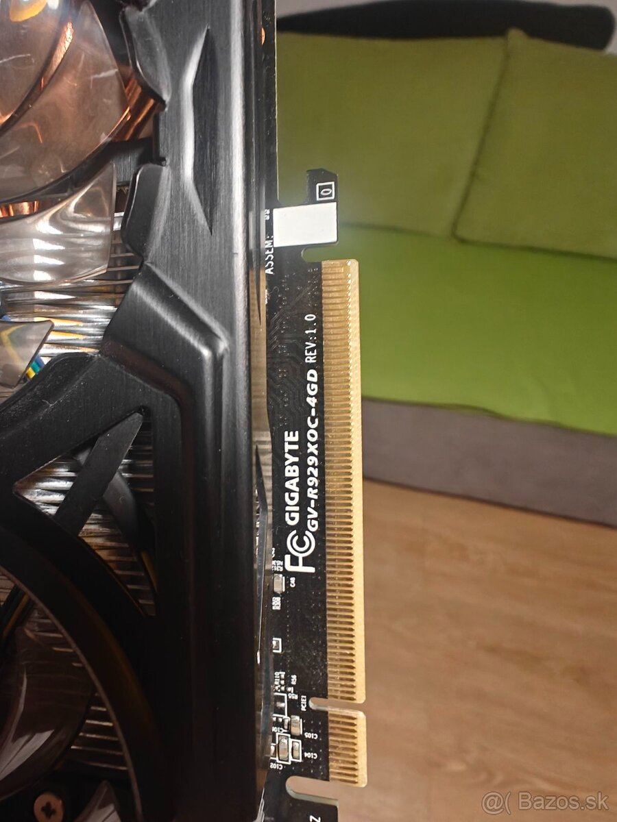 Gigabyte R9 290X GV-R929XOC-4GD - 3
