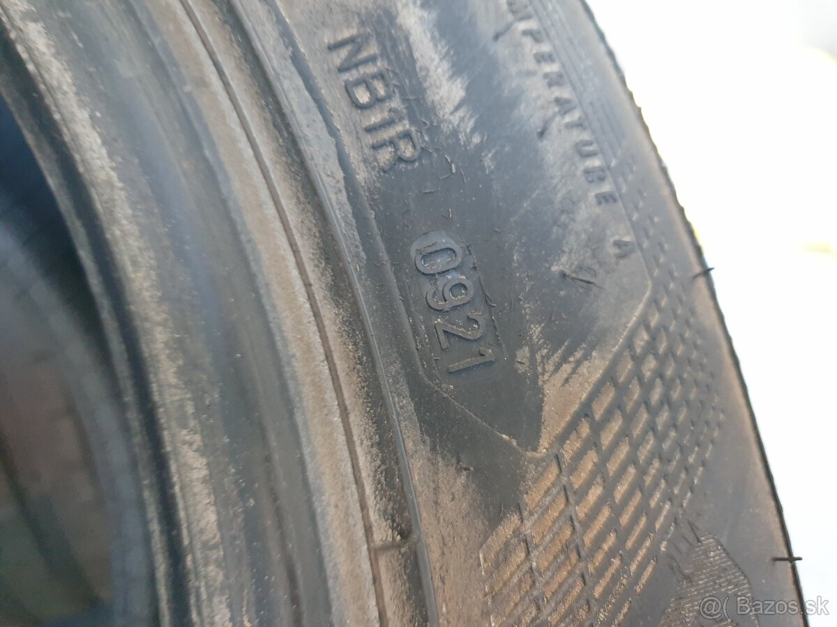 Goodyear 235/55/R17 - 3