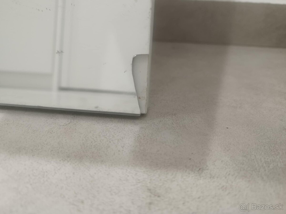 Kúpeľňová skrinka so zrkadlom - 3