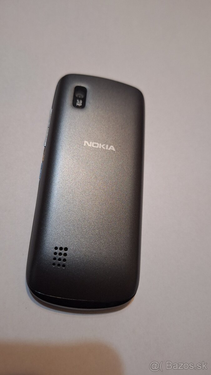 Nokia asha 300 - 3