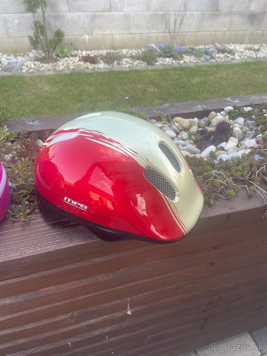 Dievčenské chrániče a prilba - 3