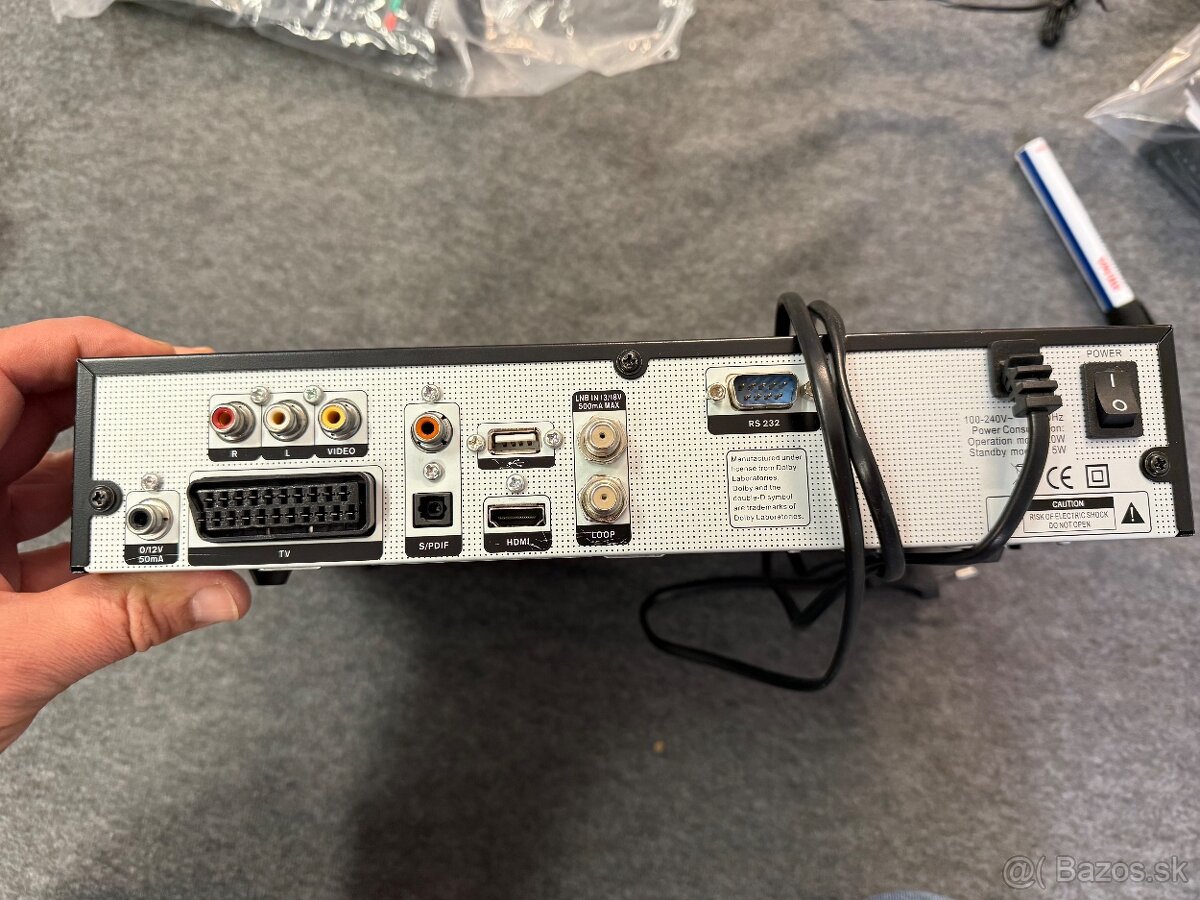 Predám satelitný príjmač AMIKO HD8300 Series - 3