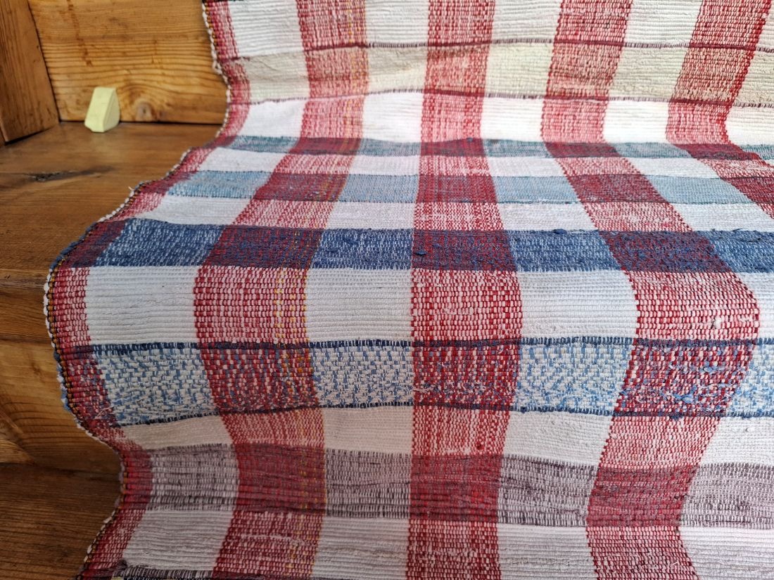 Bielo cervena kocka - 3