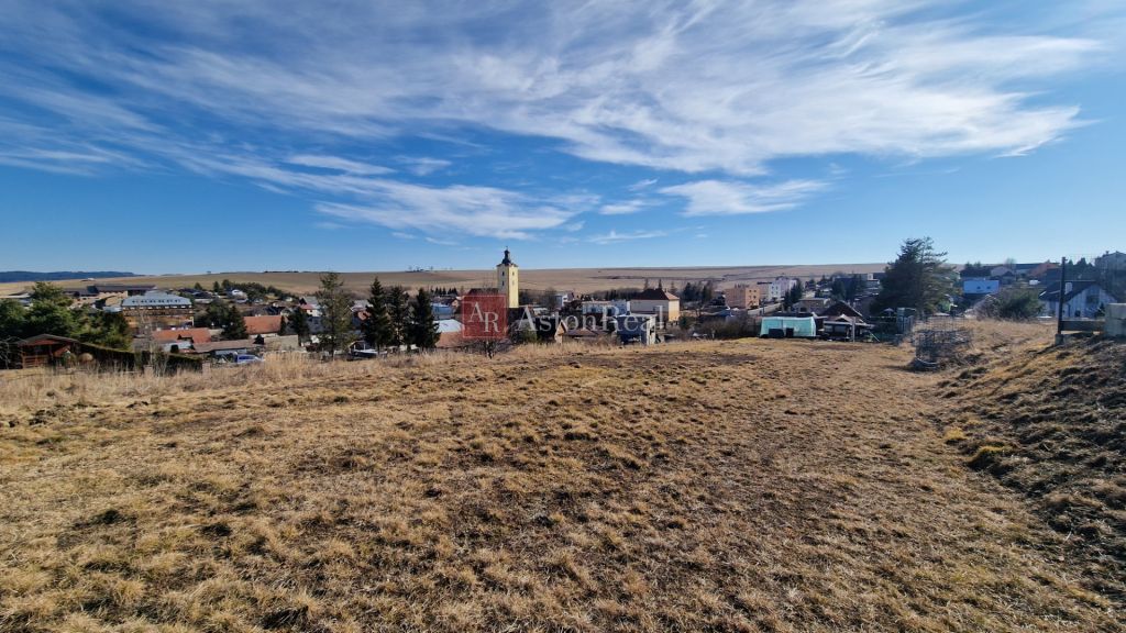 Stavebný pozemok 675m² Žakovce - 3
