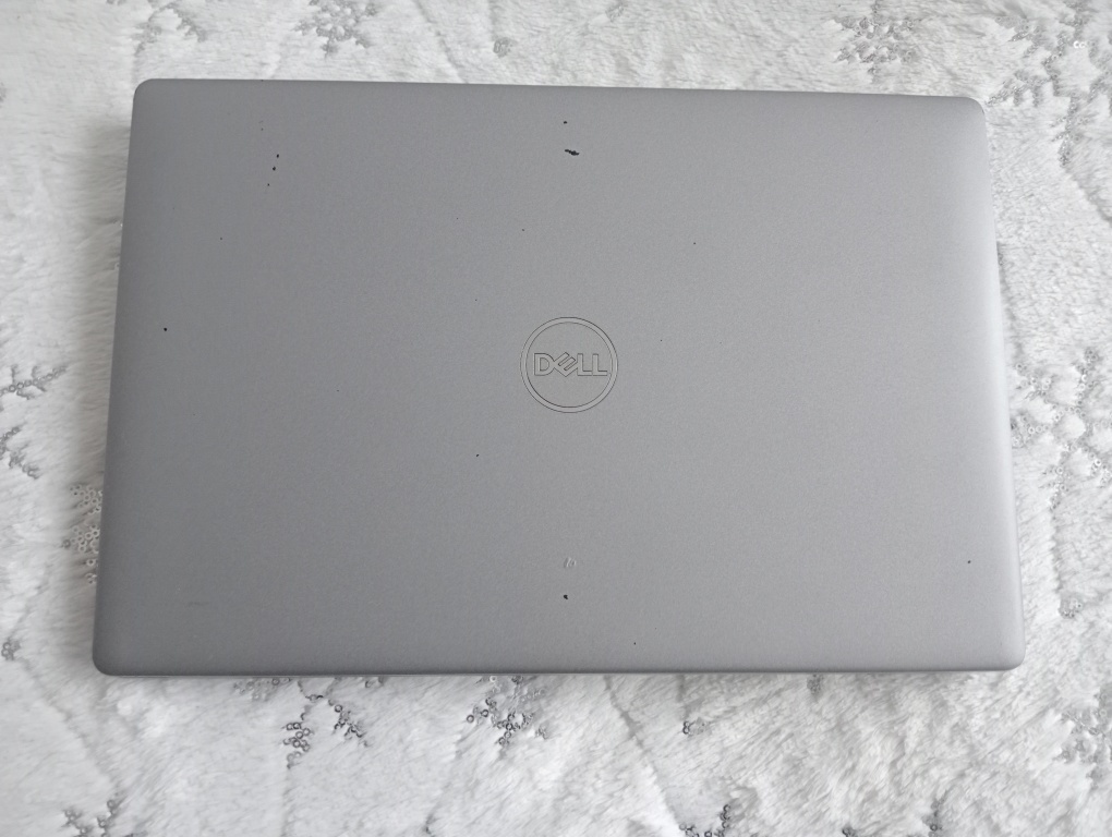 predám Dell Latitude 5410 , Intel i5 . 8gb ram ,, Win 10 - 3
