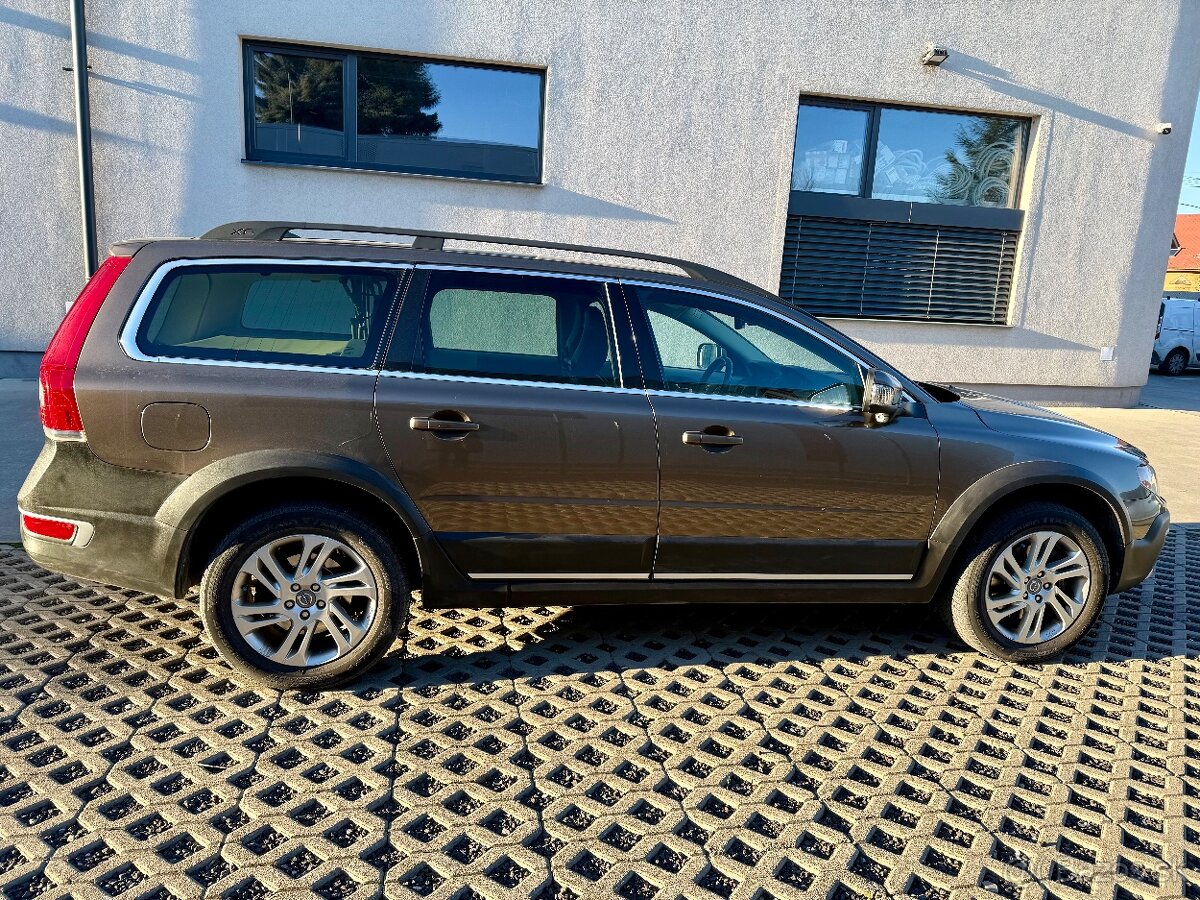 Volvo XC70 Cross Country 5D AWD - 3