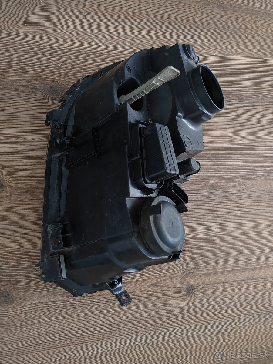 Volkswagen Polo 9N predné svetlo - 3