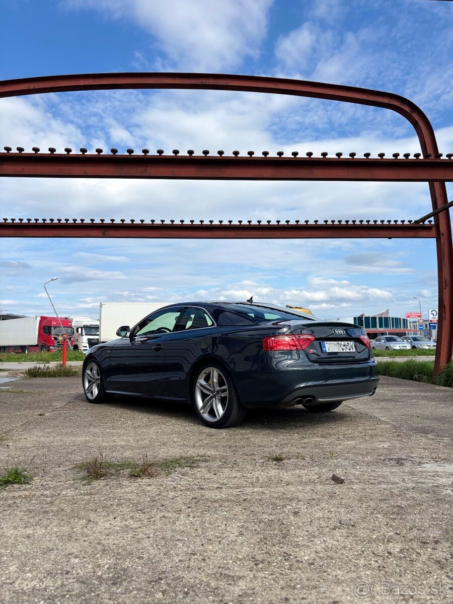 Audi S5 4.2 FSI V8 Quattro Manuál - 3