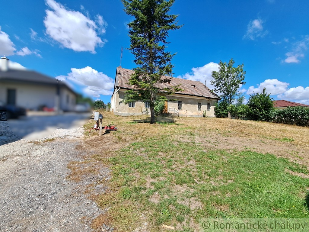 Historická kúria v obci Hruboňovo čaká na nový život - 3