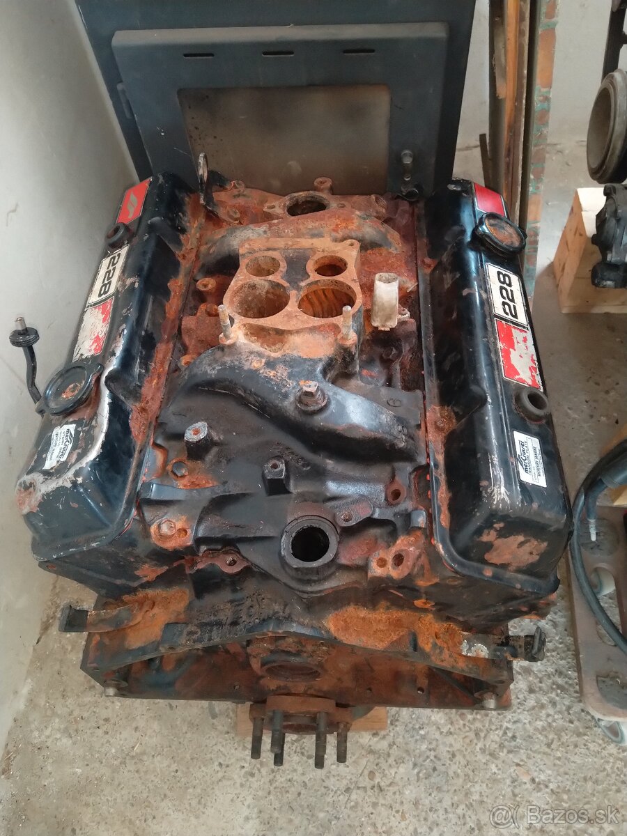 Lodný Motor V8 5l - 3