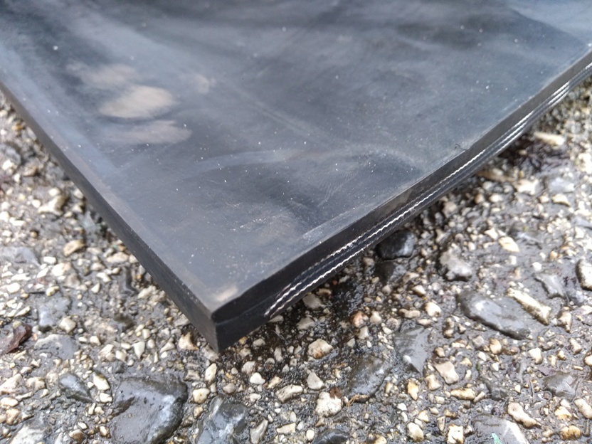 Predám hrubú gumenú podlahu vhodnú do fitka - 3