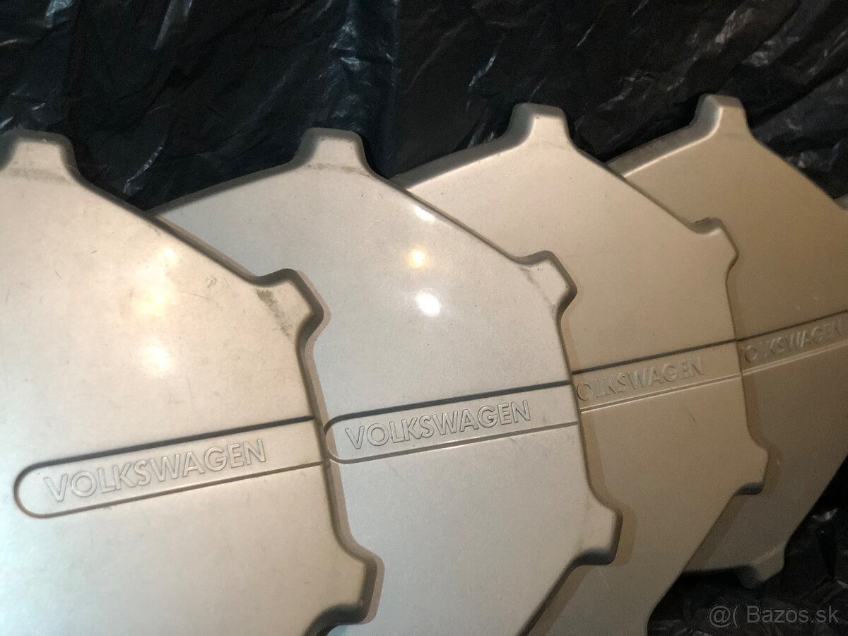 Dobové puklice VW - 3
