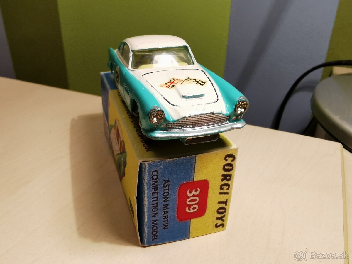 Corgi toys Aston Martin competition - 3