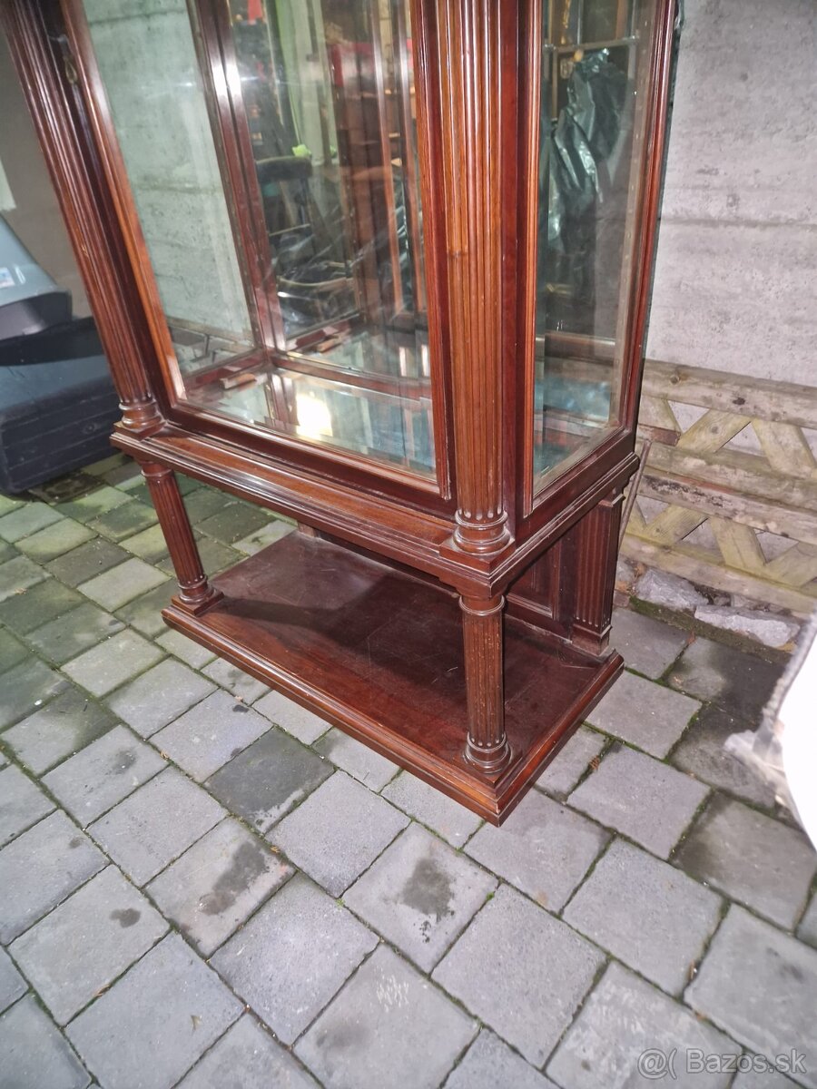 28 - Predám starožitnú vitrína v štýle Altdeutsch - 3