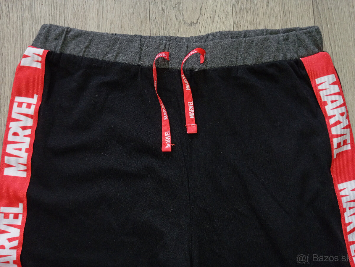 Čierne tepláky a kraťase Marvel 152 - 3