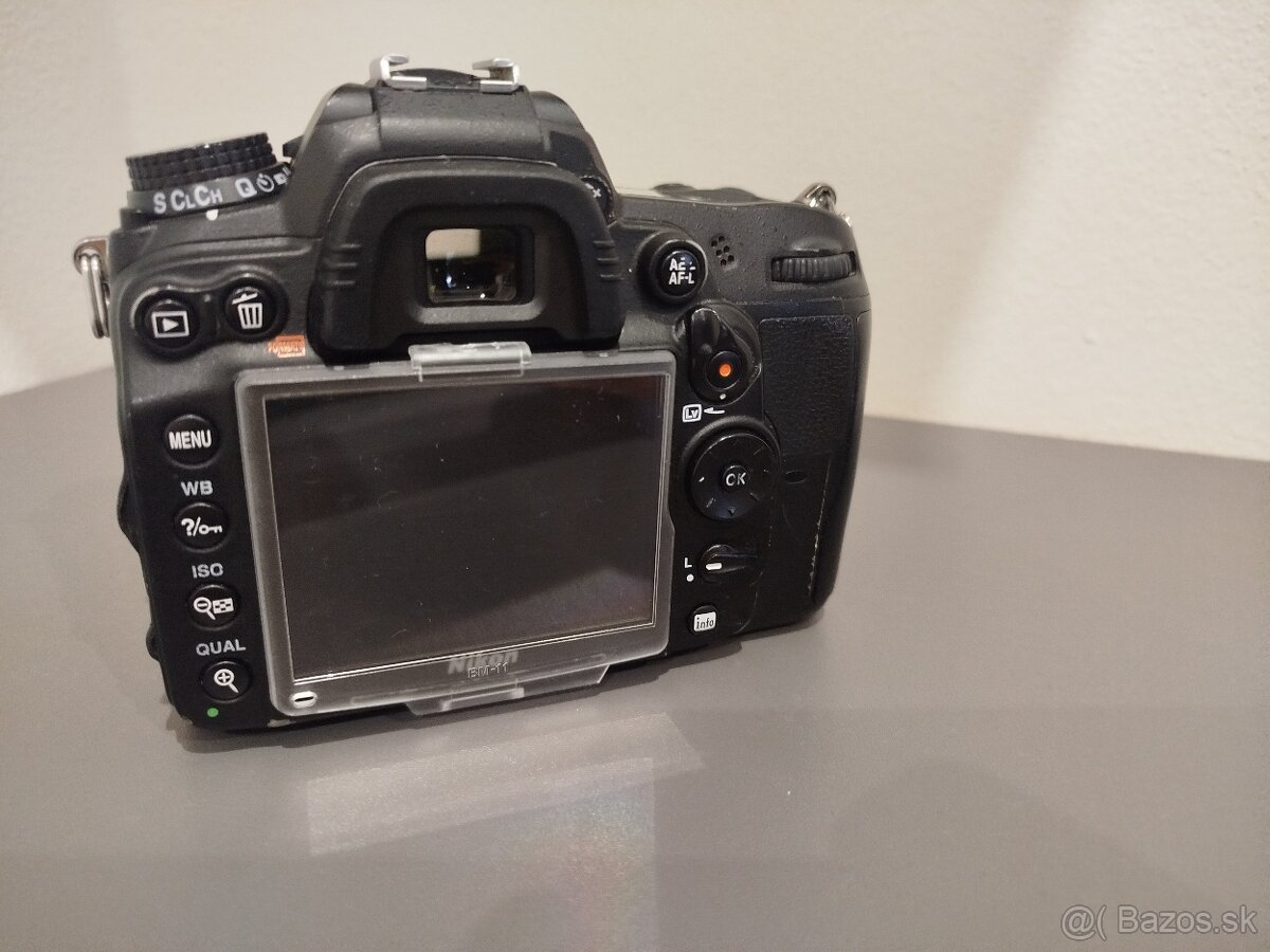 NIKON D7000 - telo - 3