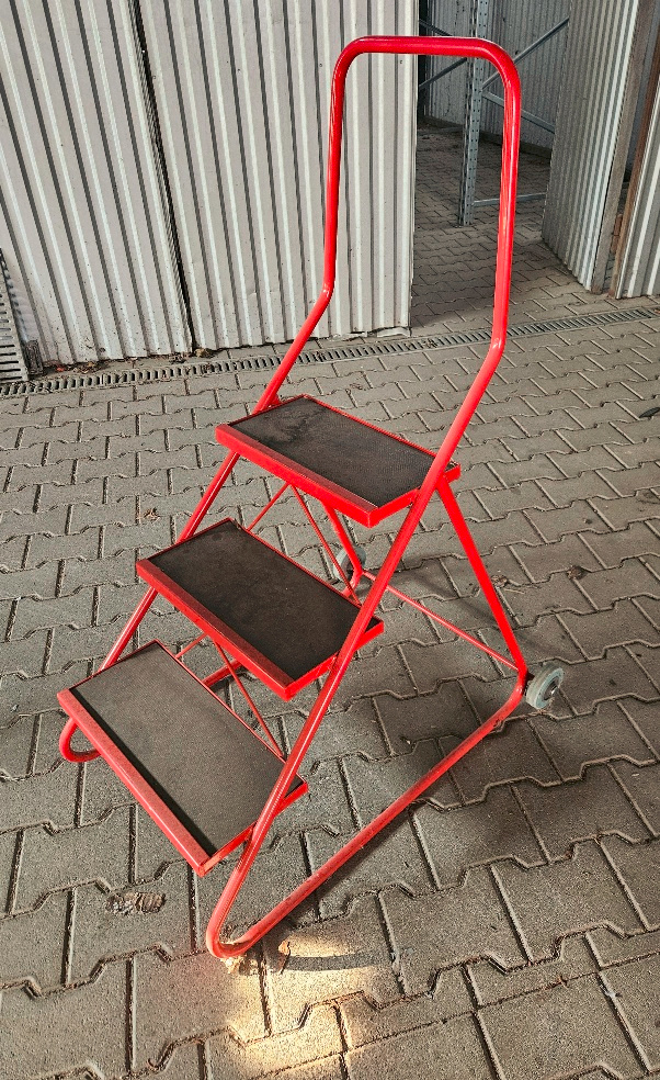 Predám oceľové mobilné schodíky - 3