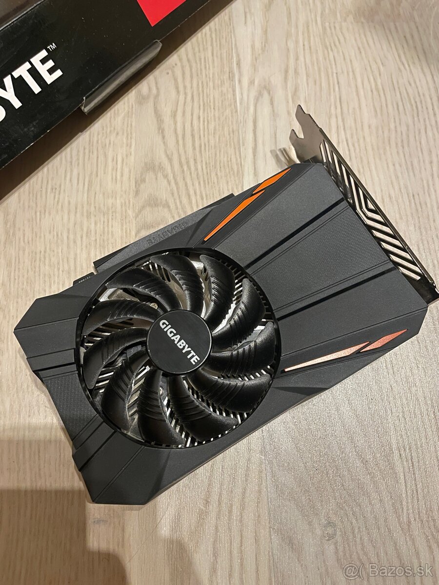 Gigabyte Radeon RX560 2gb - 3