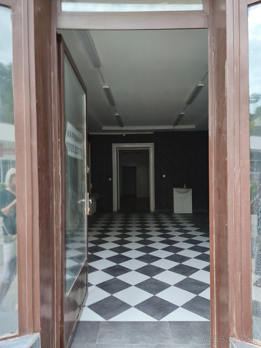 Prenájom obchodného priestoru v centre Trenčína - 3