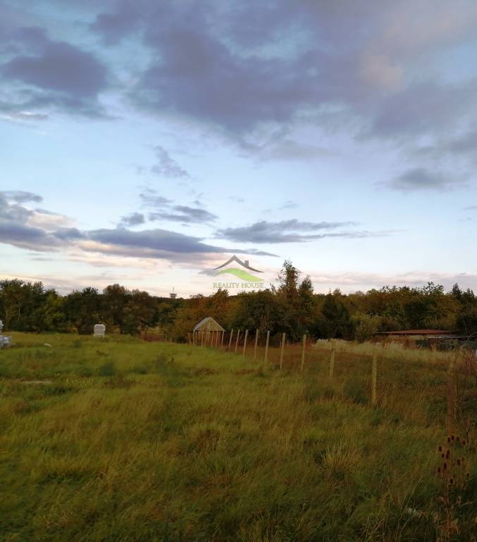 Veľkorysý STAVEBNÝ pozemok priamo v Michalovciach. - 3