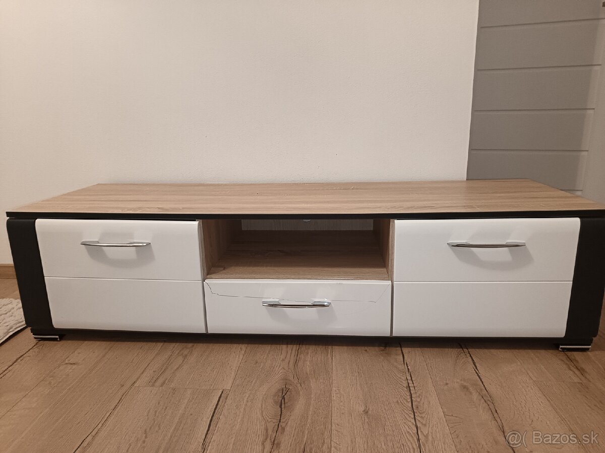 Komoda pod TV - 3