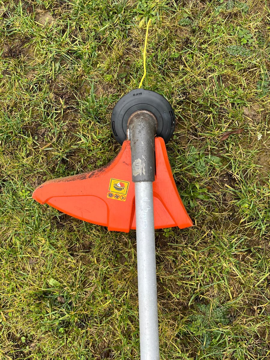 Krovinorez Husqvarna 245RX - 3