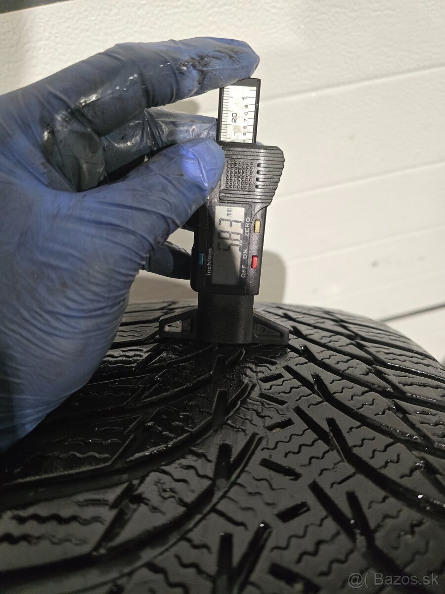 Zimné Pneu Kumho 215/45 R16 - 3