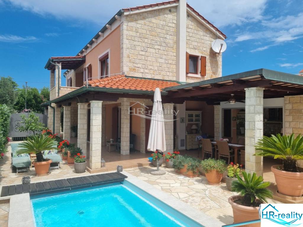 Pag – Novalja, krásna zariadená vilka - 3