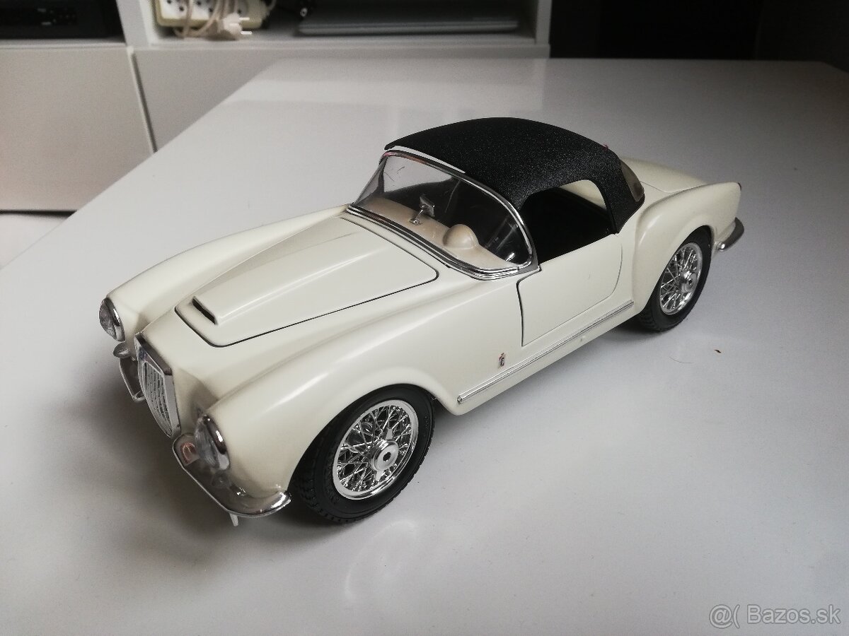 1:18 LANCIA Aurelia Bburago - 3