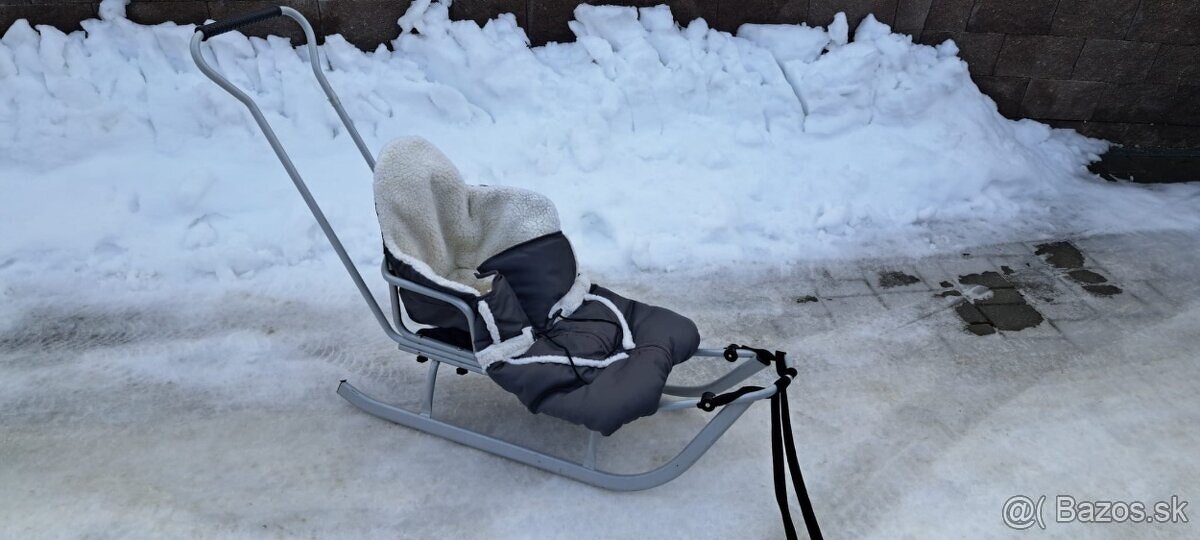 Kovové sánky s fusakom - 3