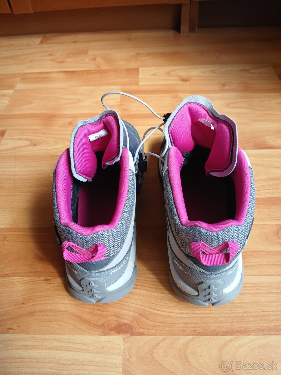 Predám dievčenské turistické topánky - 3