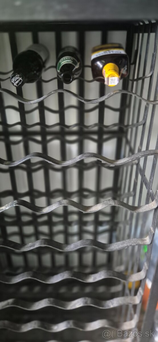 Predám stojan na víno vinotéka-100ks fliaš. - 3