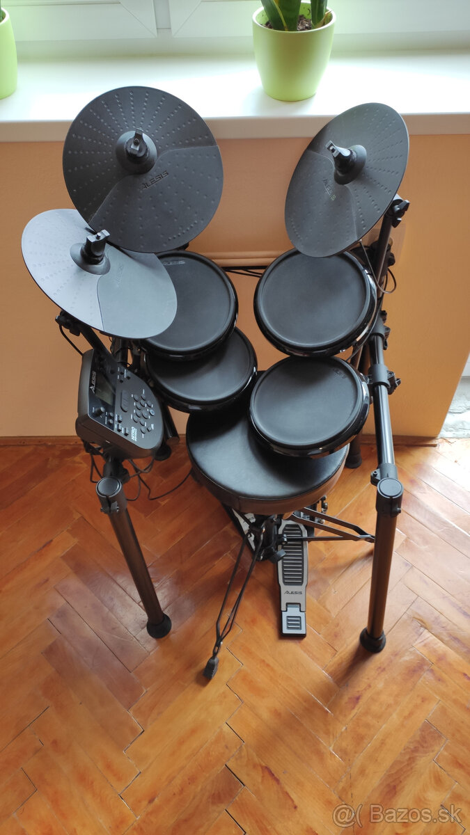 Alesis Nitro Kit - rezervované - 3