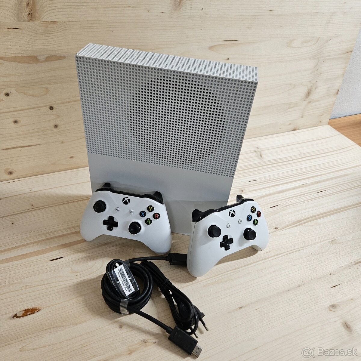 XBOX One S 1TB - 2x Ovladač - 3