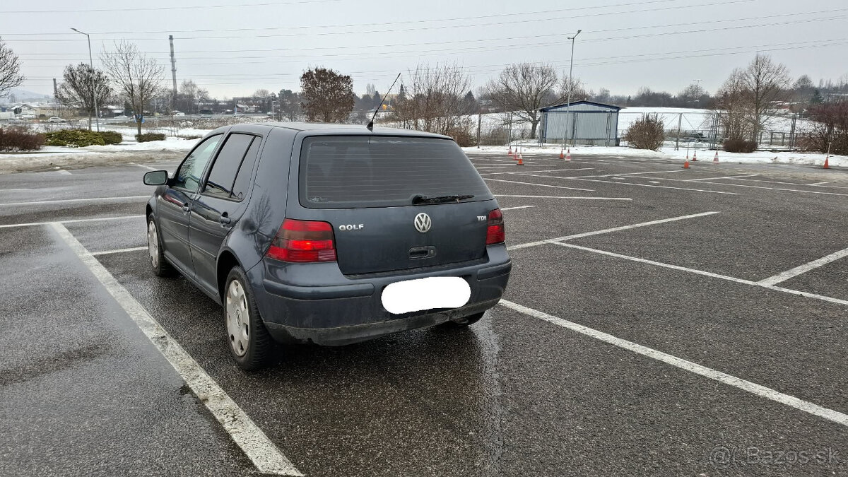 Volkswagen Golf - 3