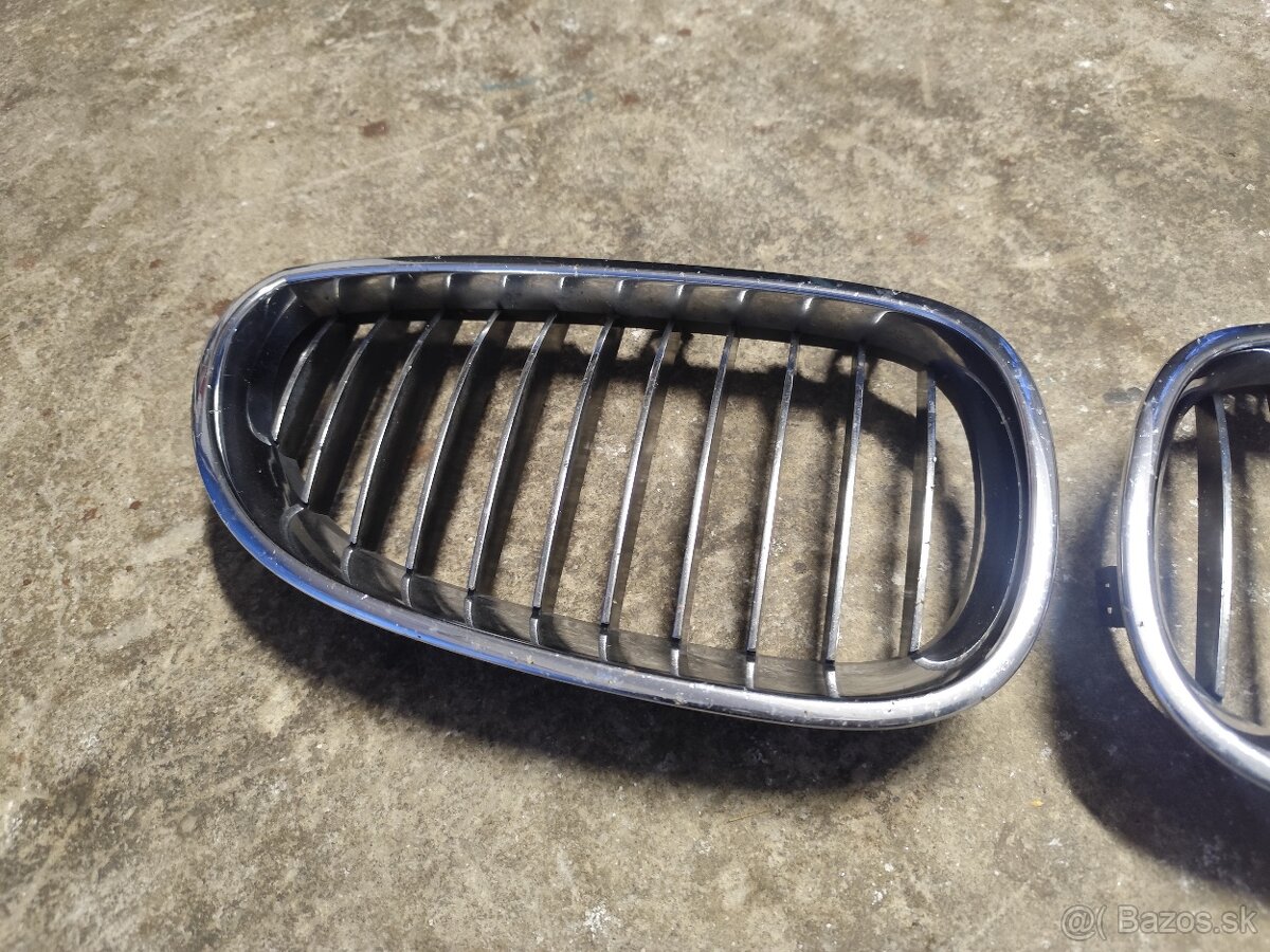 Predám chrómové mriežky BMW E60 E61 - 3