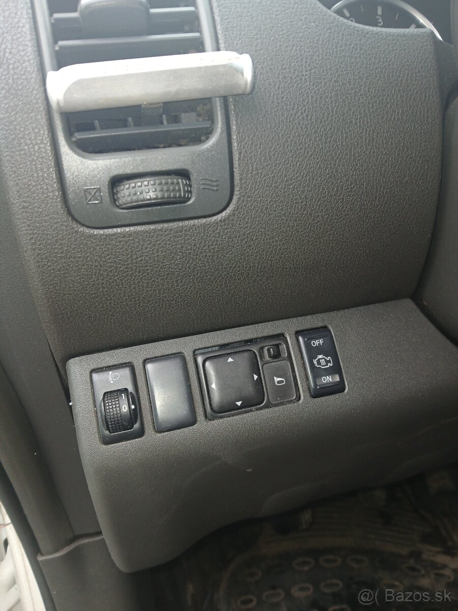 Predám Nissan Pathfinder 2,5 D - 3