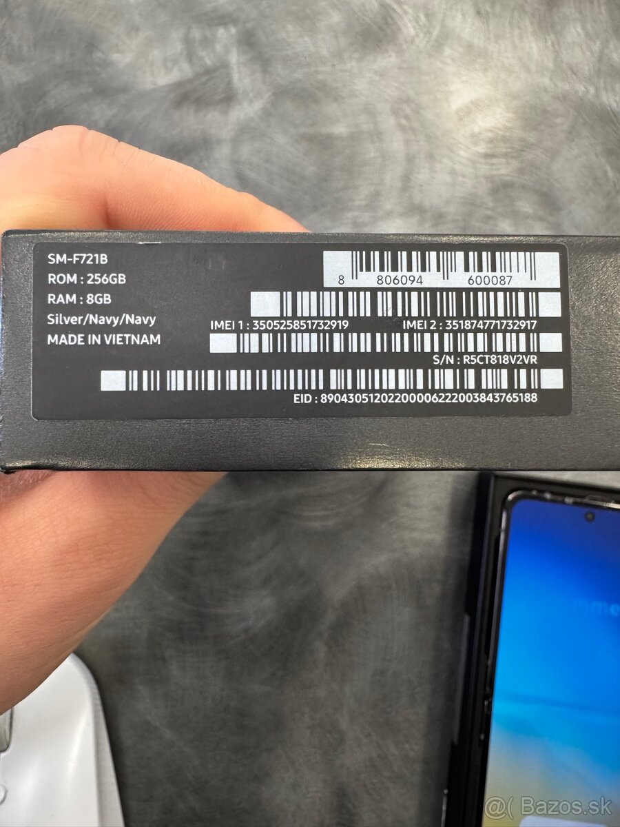 Samsung Z Flip 4 256GB - 3