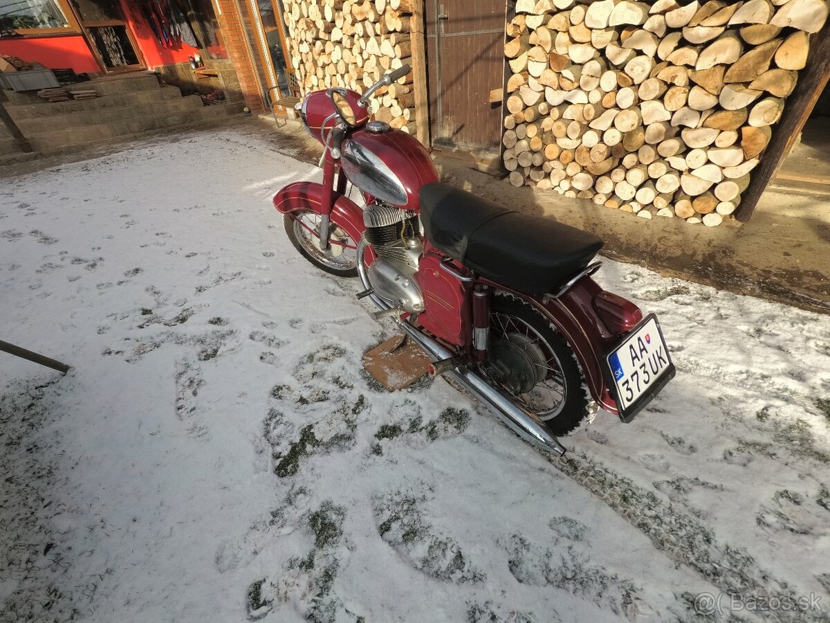 Motocykel jawa 350 354 s dokladmi. - 3