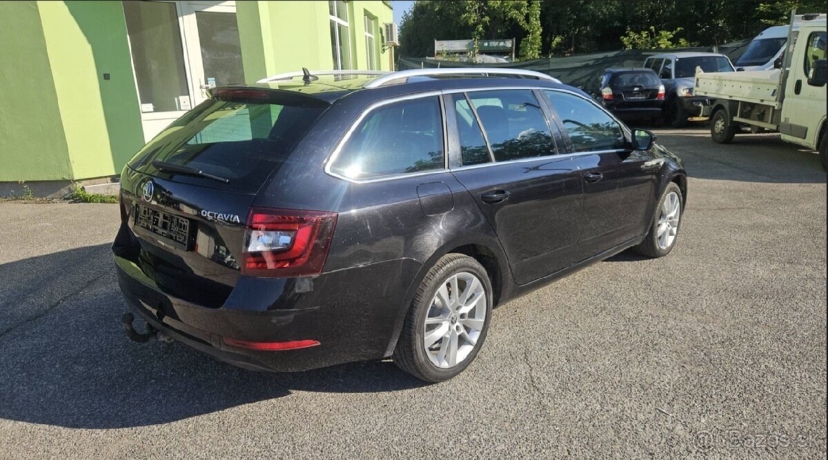 ŠKODA OCTAVIA COMBI DSG - 3