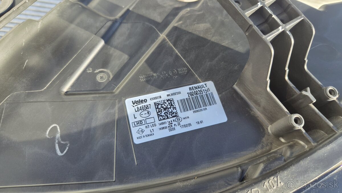 Dacia Duster 3seria,ľavá strana 260603515R - 3