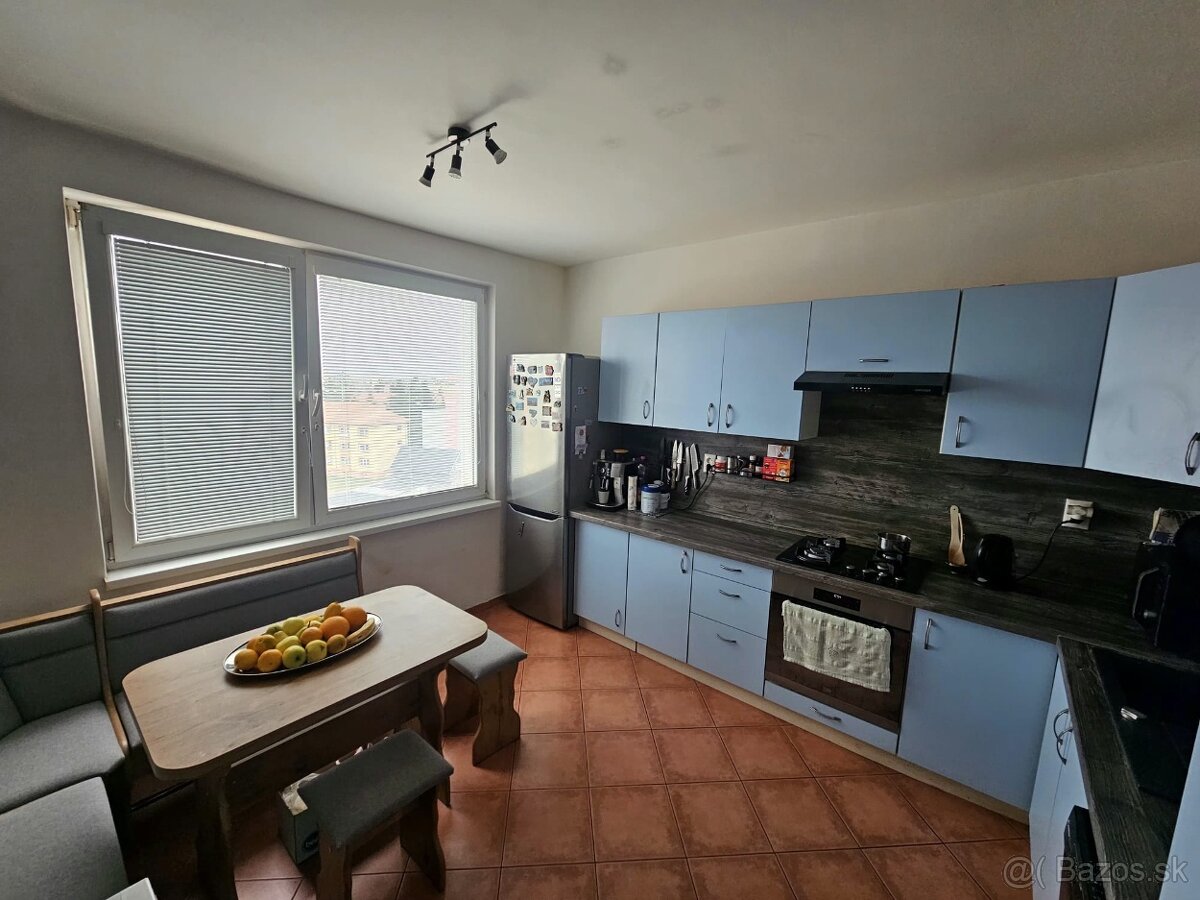 3 i zariadený byt s parkovacím státím, BONUSOM v Seredi - 3