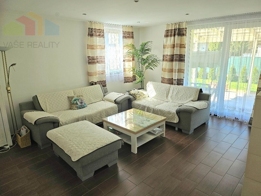 RODINNÝ DOM - PODLUŽANY - 4 IZBOVÝ -148 M2 NA POZEMKU 1049 M - 3