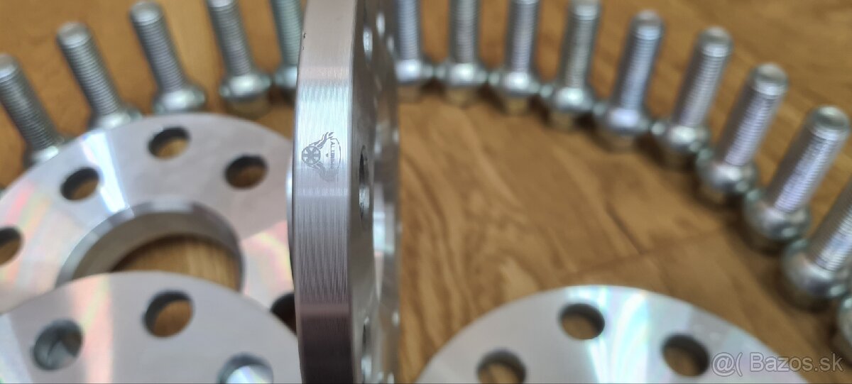 Rozširovacie podložky 10mm, 5x112 + skrutky - 3