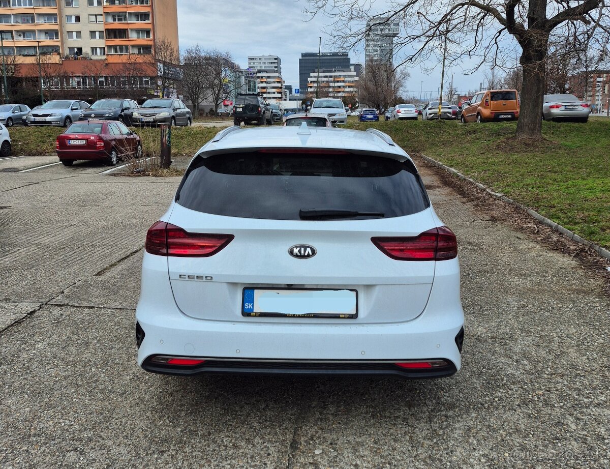 Kia Ceed SW Diesel - 3