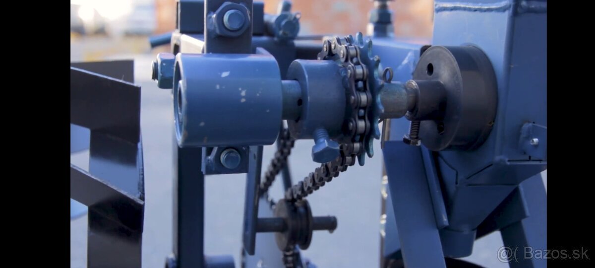 Sejačka STV-2 pre jednoosý traktor – presná sejačka - 3